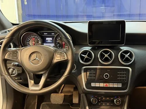 Mercedes-benz Clase A 1.6 A200 Urban 156cv · Foto 11
