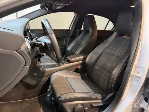 Mercedes-benz Clase A 1.6 A200 Urban 156cv · Foto 9