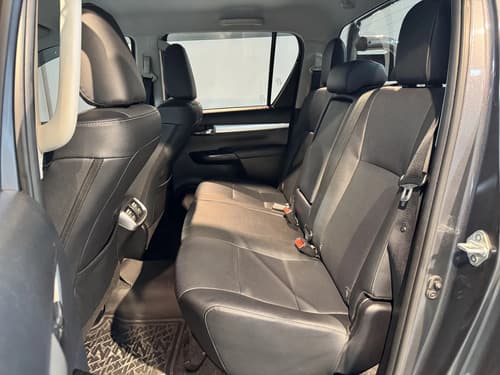Toyota Hilux Pick-up 2.8 Cd Srx 204cv 4x4 At · Foto 11