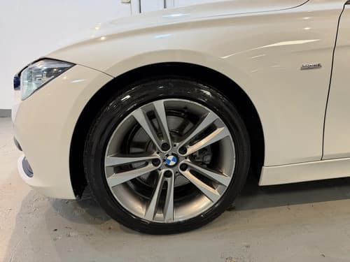 Bmw Serie 3 3.0 330i Sedan Sport Line 252cv · Foto 15