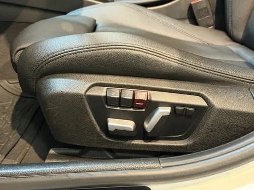 Bmw Serie 3 3.0 330i Sedan Sport Line 252cv · Foto 18