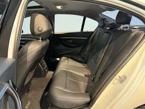 Bmw Serie 3 3.0 330i Sedan Sport Line 252cv · Foto 10